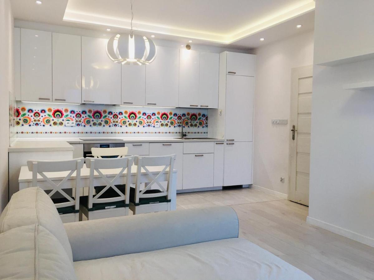 3 Rooms Aircon Apartment With Free Parking, Balcony Walking Distance Old Town Krakau Exterior foto