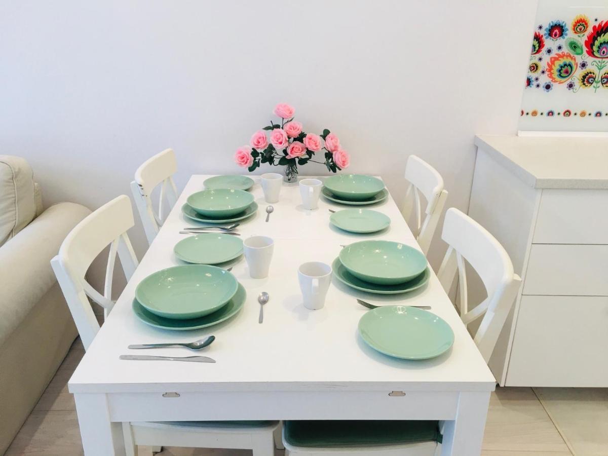 3 Rooms Aircon Apartment With Free Parking, Balcony Walking Distance Old Town Krakau Exterior foto