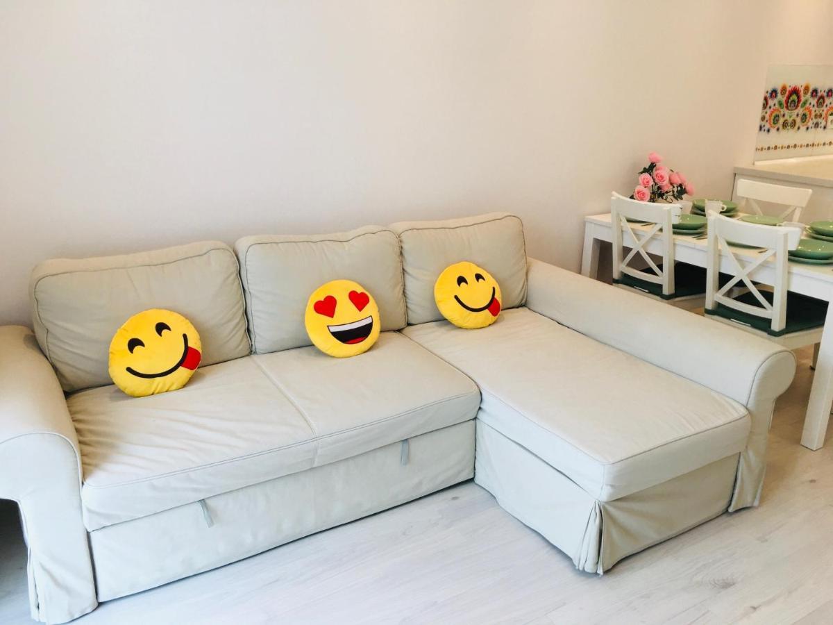 3 Rooms Aircon Apartment With Free Parking, Balcony Walking Distance Old Town Krakau Exterior foto